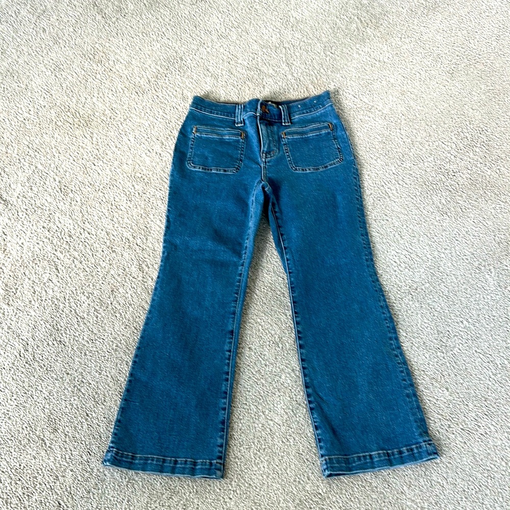 Madewell kick out jeans in size 27P.